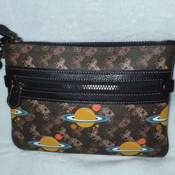 Coach Large Front Zip Wristlet - Picture 15 of 16